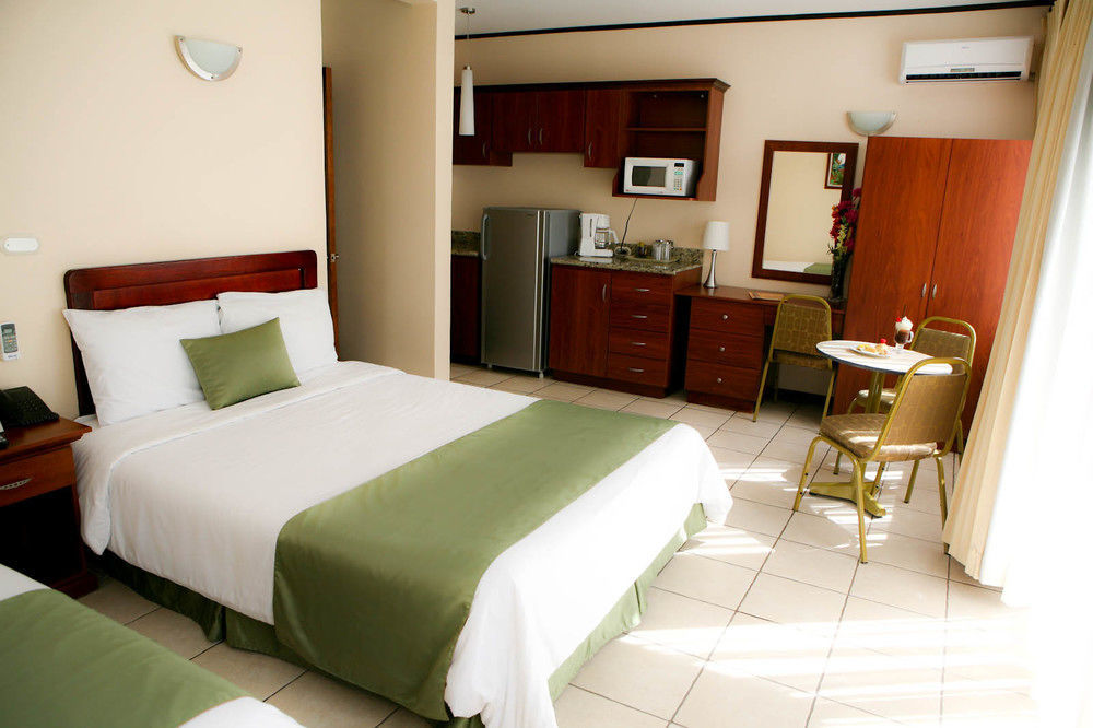 Hotel Y Restaurante El Guarco Cartago Exterior photo