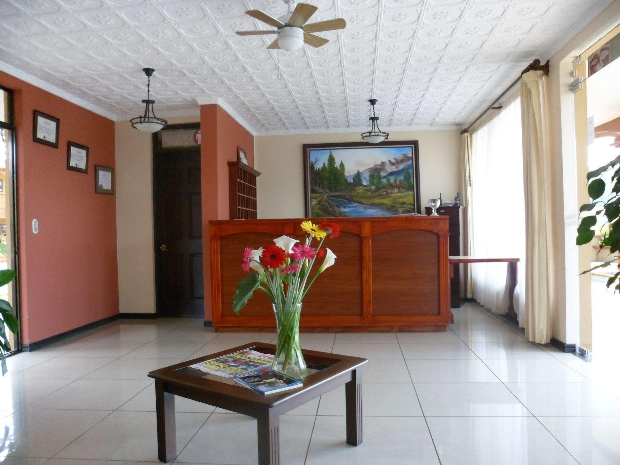 Hotel Y Restaurante El Guarco Cartago Exterior photo