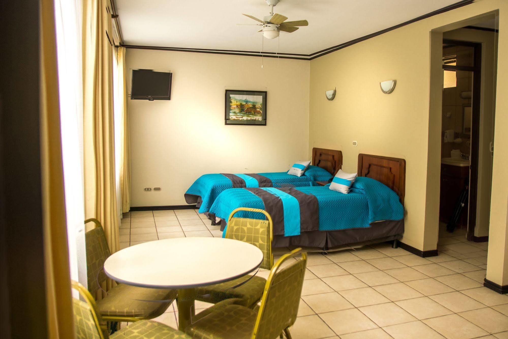 Hotel Y Restaurante El Guarco Cartago Exterior photo
